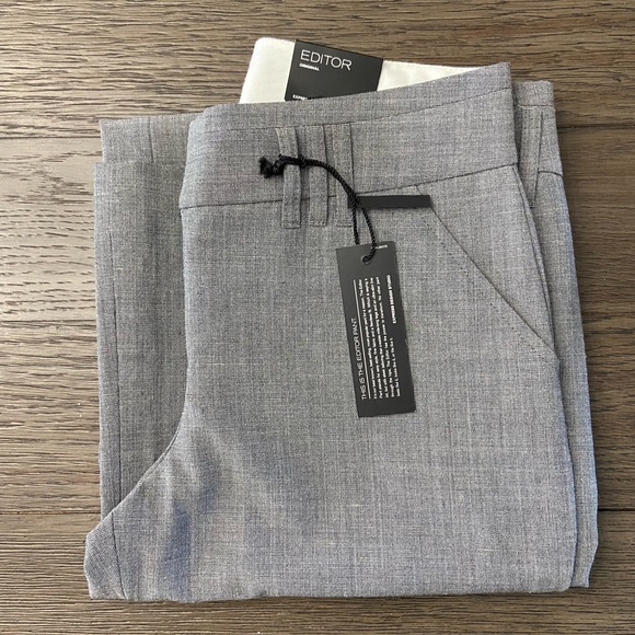 Fits like 0/1. Lightweight, not winter lined. Triple belt loops. Dbl hook close. - Picture 2 of 6